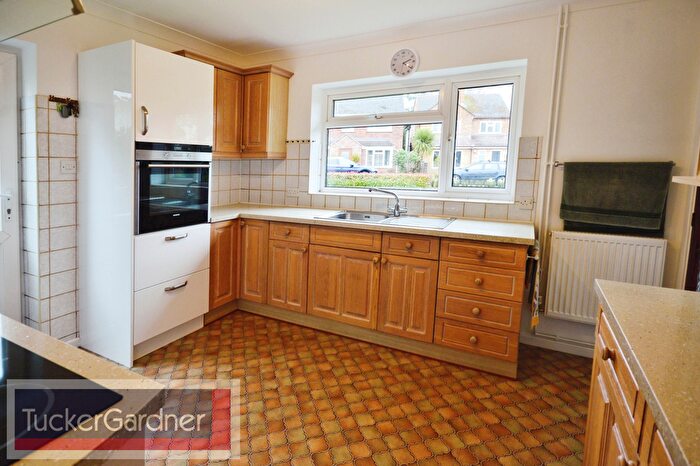 2 Bedroom Detached Bungalow To Rent In St. Andrews Close, Cambridge, CB22