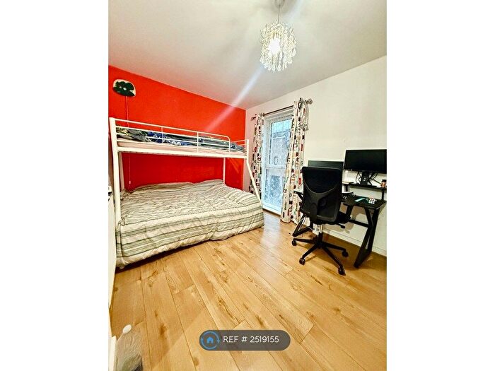 2 Bedroom End Of Terrace House To Rent In Fullerton Avenue, Essex, RM8