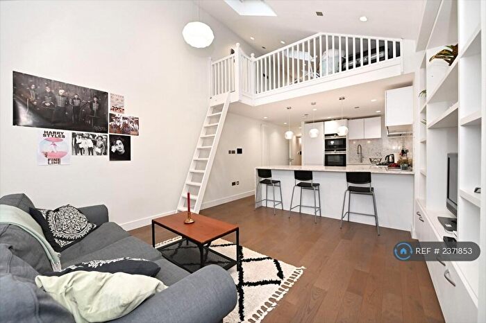 3 Bedroom Flat To Rent In Finchley, London, N3