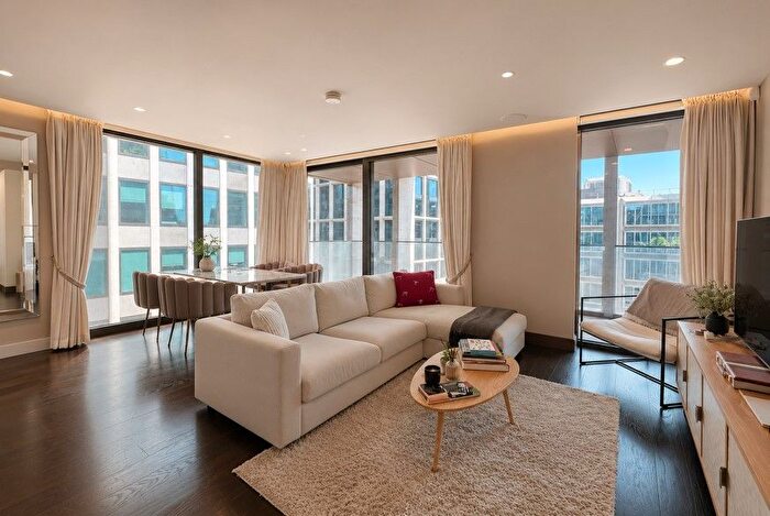 3 Bedroom Flat To Rent In Kings Gate Walk, London, SW1E