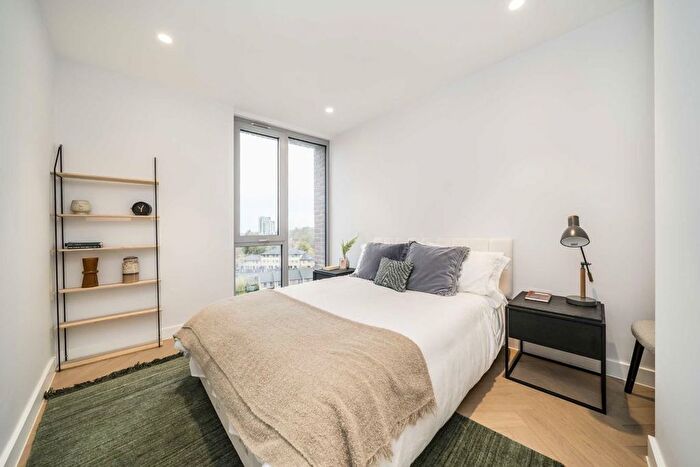 2 Bedroom Flat For Sale In Downs Road, London, E5