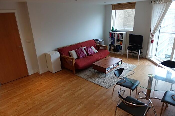 1 Bedroom Flat To Rent In Merchants Place, Reading, RG1