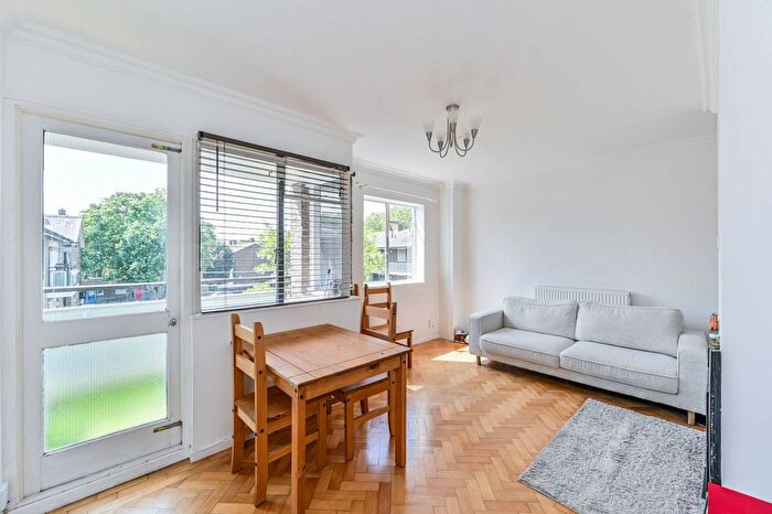 2 Bedroom Flat To Rent In Caldwell Street, Oval, London, SW9