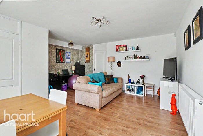 1 Bedroom Flat For Sale In Elder Road, London, SE27
