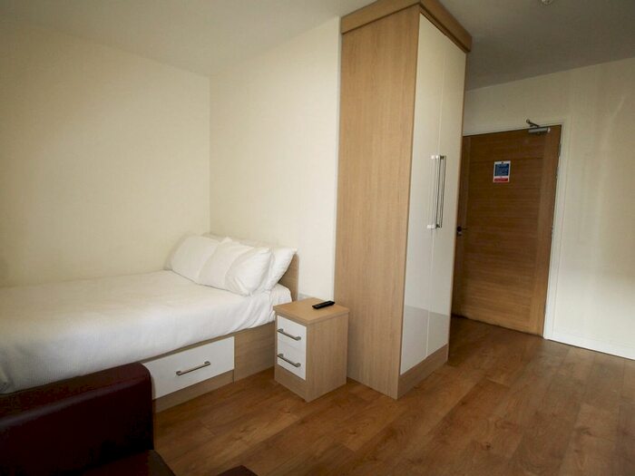 Studio To Rent In Lofthouse Place, Leeds, LS2