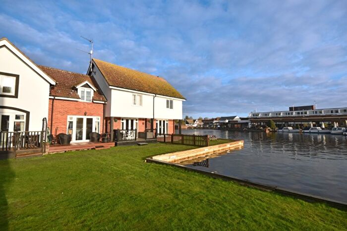 2 Bedroom Town House For Sale In Staitheway Road, Wroxham, NR12