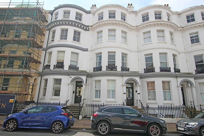 3 Bedroom Flat For Sale In Hartington Place, Eastbourne, BN21