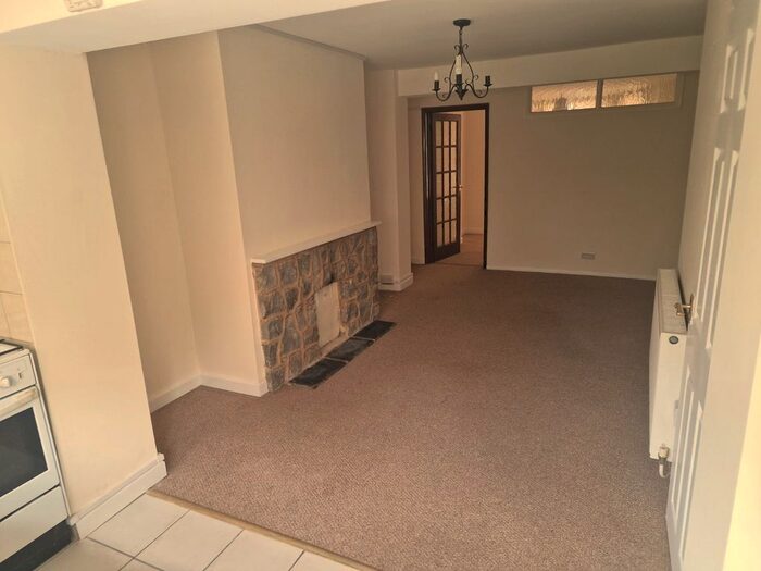 1 Bedroom Flat To Rent In Canterbury Road, Folkestone, CT19