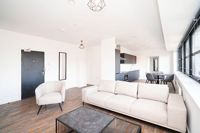 2 Bedroom Flat To Rent In Young Street, City Centre, S1