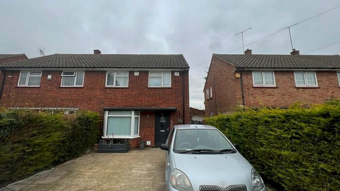 3 Bedroom Semi-Detached House To Rent In Pirton Road, Luton, LU4