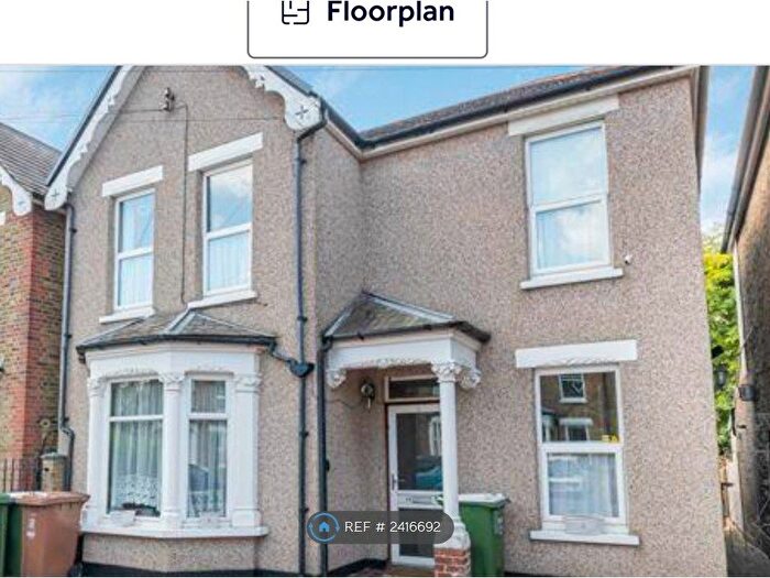 2 Bedroom Maisonette To Rent In Freta Road, Bexleyheath, DA6