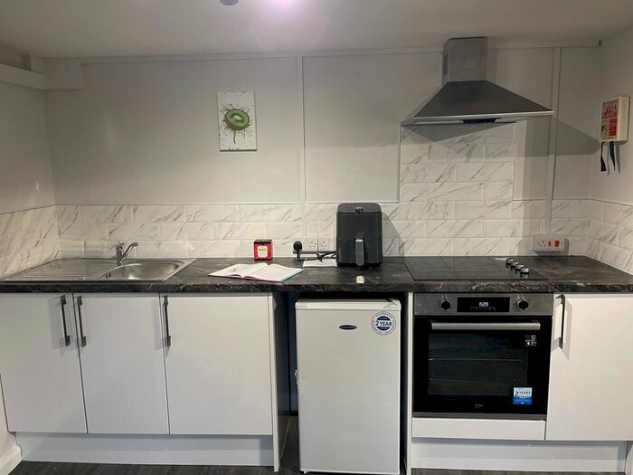 1 Bedroom Flat To Rent In Austhorpe Road, Leeds, LS15