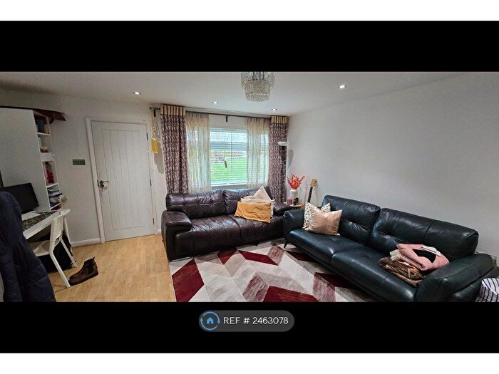 3 Bedroom Terraced House To Rent In North Dene, Chigwell, IG7
