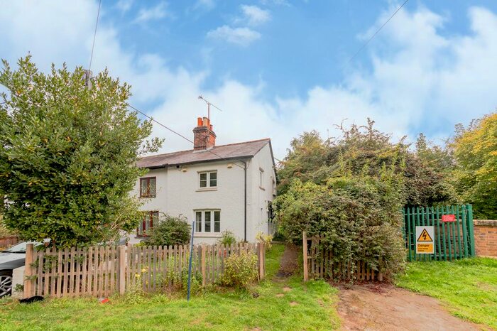 2 Bedroom End Of Terrace House For Sale In Church Lane, Ruscombe, Reading, RG10