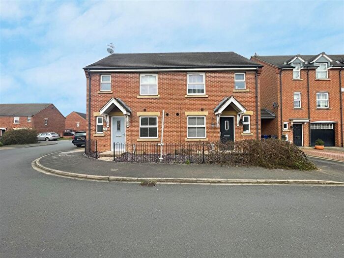 3 Bedroom Semi-detached House For Sale In Wells Drive, Hambleton, YO8