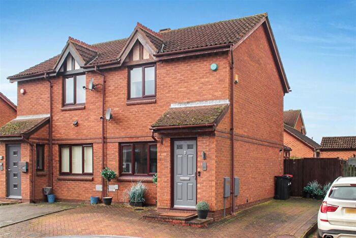 2 Bedroom Semi Detached House For Sale In Aintree Close, Bletchley, Milton Keynes, MK3