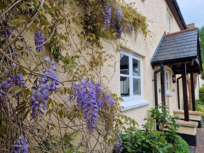 5 Bedroom Detached House For Sale In Orpington Court, Halberton, Tiverton, EX16