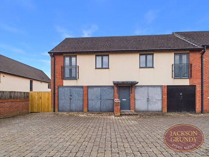 2 Bedroom Flat For Sale In Gifford Lane, Upton, NN5