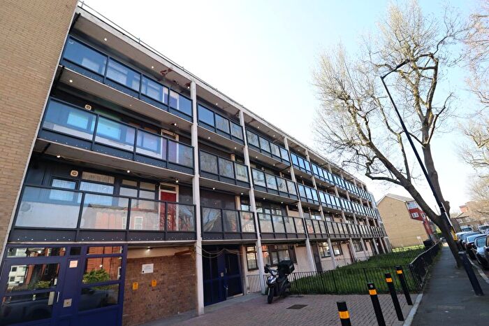 2 Bedroom Apartment To Rent In Chilton Grove, Deptford, SE8