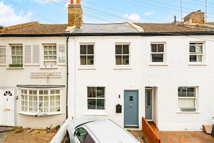 2 Bedroom Terraced House To Rent In Watts Lane, Teddington, TW11