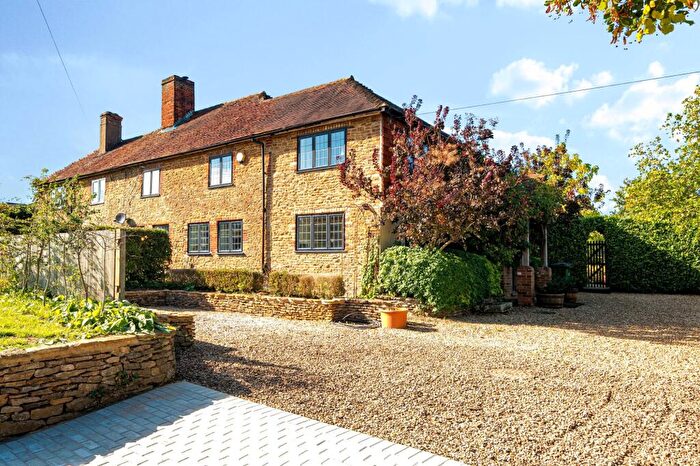 4 Bedroom Semi Detached House For Sale In Hurtmore Road, Hurtmore, GU7