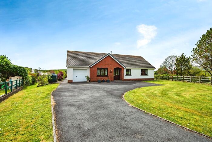 4 Bedroom Bungalow For Sale In Rhydargaeau, Carmarthen, Carmarthenshire, SA32
