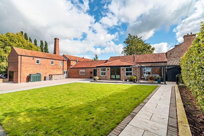 4 Bedroom Semi-detached House For Sale In Plainville Lane, Wigginton, York, YO32