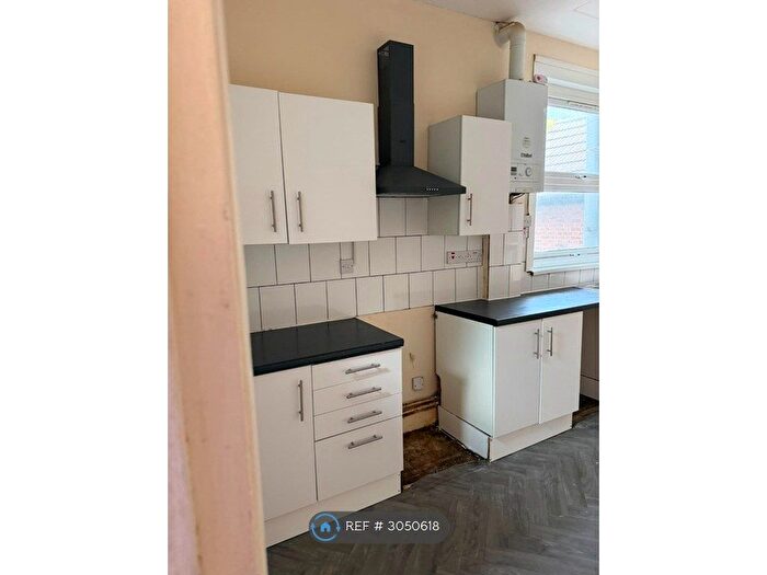 2 Bedroom Flat To Rent In Grange Road, London, E13