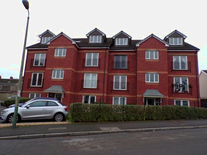 2 Bedroom Flat To Rent In Hall Street, Blackwood NP12