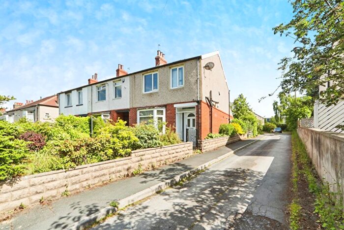 3 Bedroom End Of Terrace House For Sale In Cliffe Avenue, Baildon, Shipley, BD17