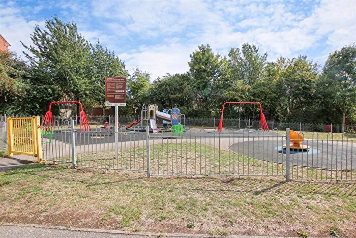 2 Bedroom Flat For Sale In Bellway Close, Kettering, NN16