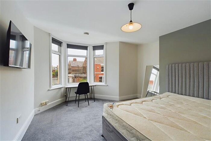 6 Bedroom Maisonette To Rent In Lonsdale Terrace, Newcastle Upon Tyne, NE2