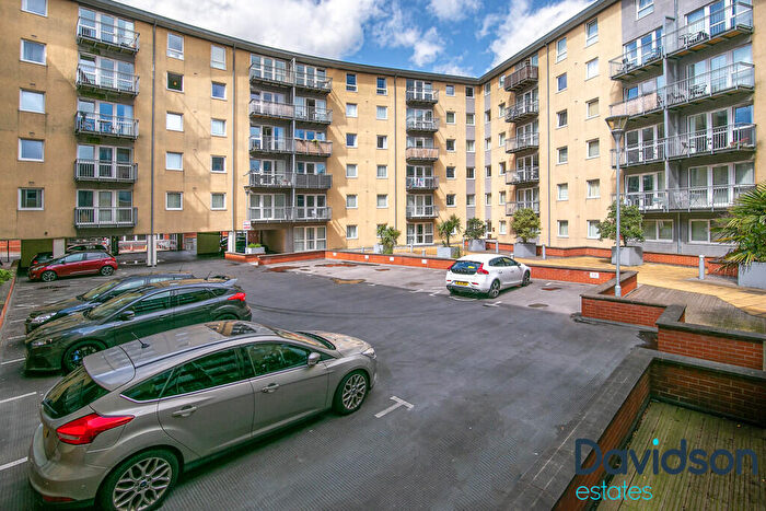 2 Bedroom Apartment To Rent In Quartz Apartments, Birmingham, B18