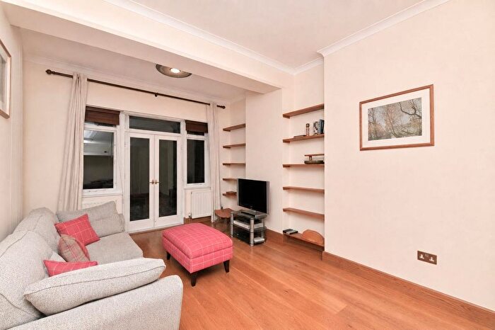 1 Bedroom Flat For Sale In Gloucester Road, London, SW7