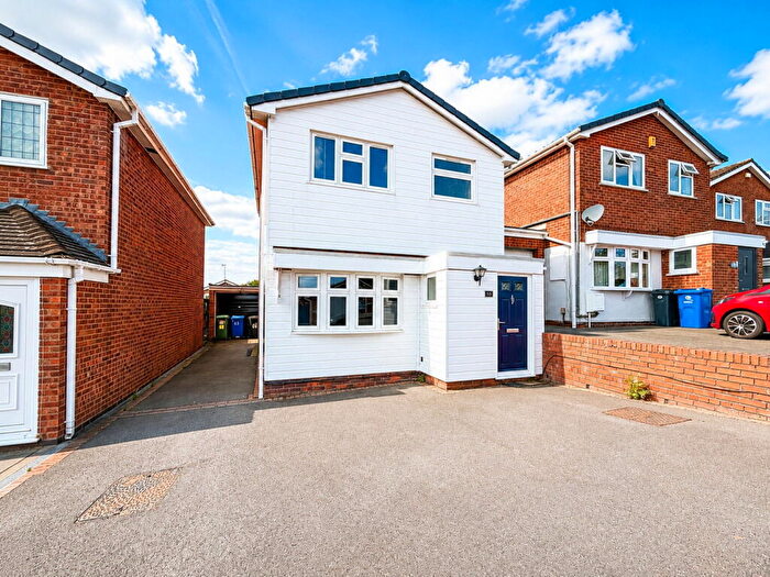 3 Bedroom Detached House For Sale In Kittiwake Drive, Brierley Hill, DY5