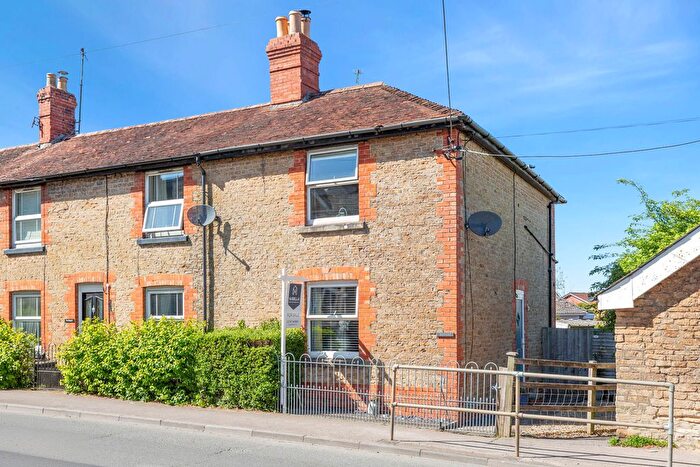 3 Bedroom End Of Terrace House For Sale In Wyke Road, Gillingham, SP8