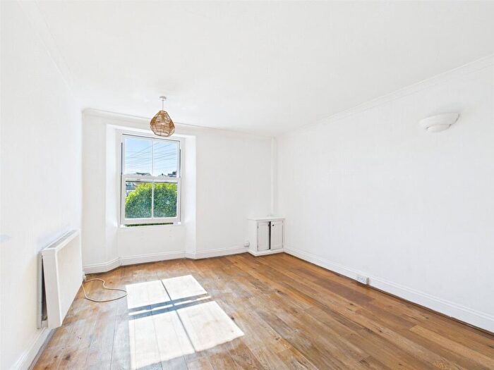 1 Bedroom Maisonette To Rent In Fernleigh Road, Wadebridge, PL27