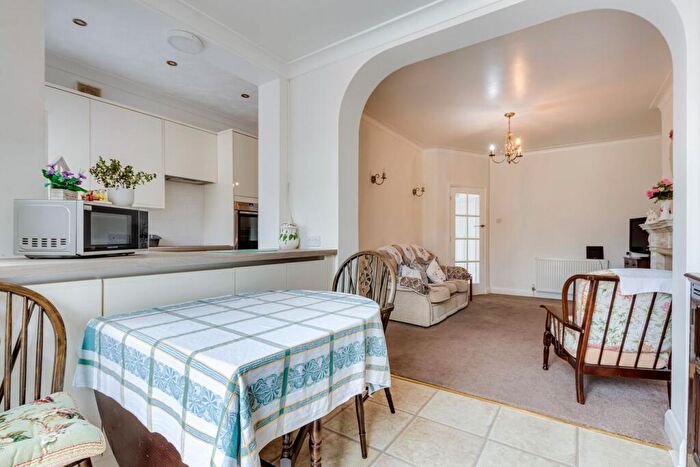 2 Bedroom Semi-Detached Bungalow For Sale In Queenswood Road, Sidcup, DA15