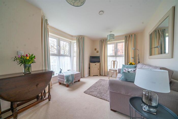 1 Bedroom Apartment For Sale In Dorchester Road, Weymouth, DT4