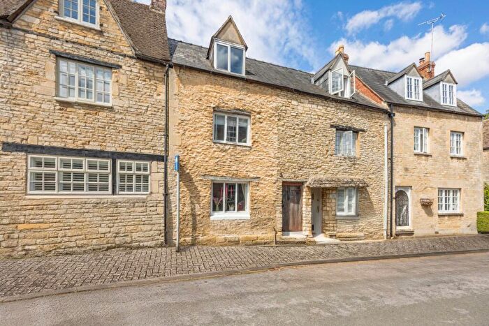 3 Bedroom Terraced House To Rent In Gloucester Street, Cirencester, Gloucestershire, GL7