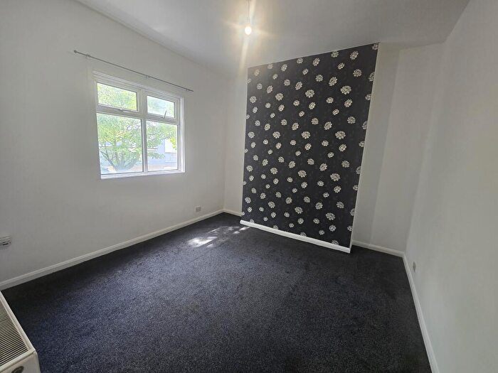 2 Bedroom Flat To Rent In Lower Addiscombe Road, Croydon, CR0