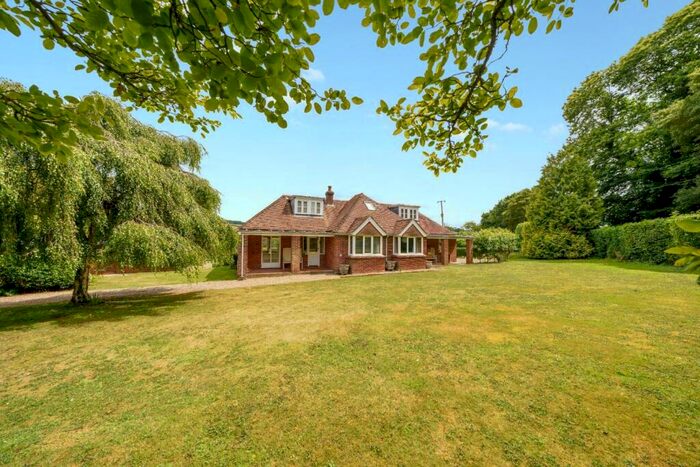 4 Bedroom Chalet For Sale In Crundale, CT4