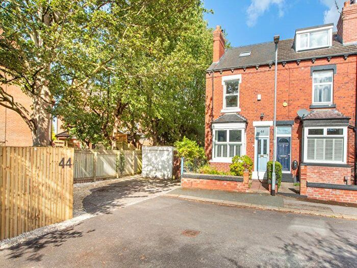 4 Bedroom Terraced House For Sale In Chandos Place, Leeds, LS8