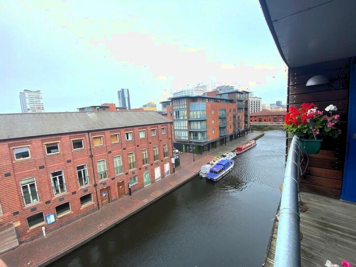 2 Bedroom Apartment To Rent In Washington Wharf, Birmingham, B1
