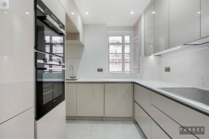 3 Bedroom Apartment To Rent In Dorset House, Gloucester Place, Marylebone, London, NW1
