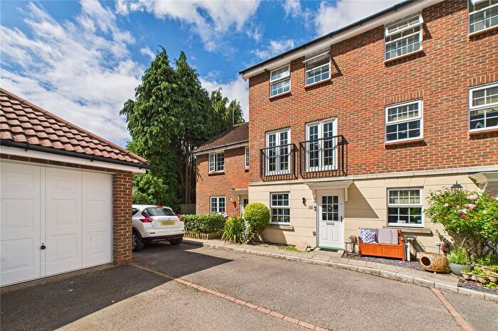 3 Bedroom Terraced House To Rent In Oakhill Chase, Pound Hill, Crawley, West Sussex, RH10