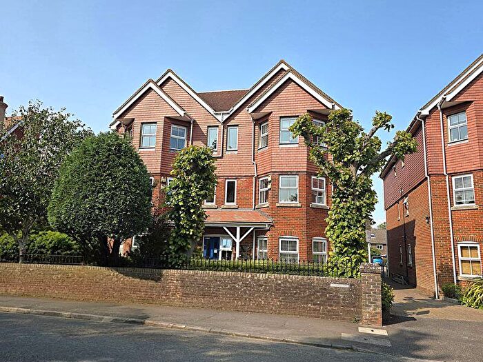 2 Bedroom Flat For Sale In Steyning, BN44