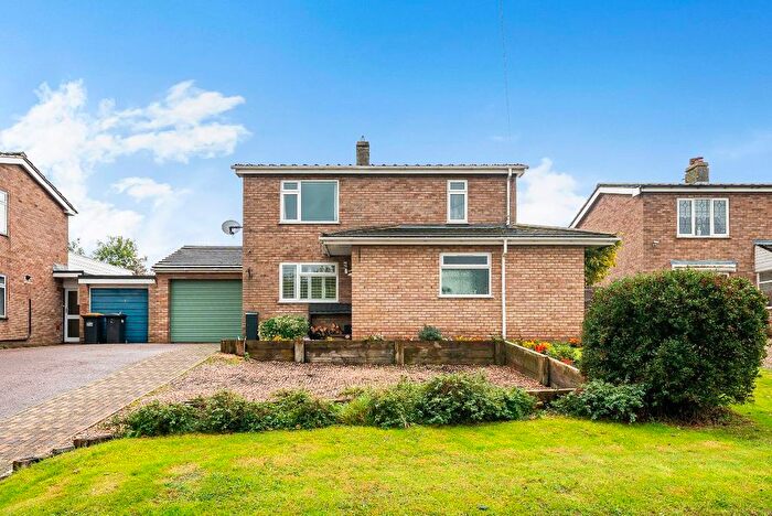 4 Bedroom Detached House For Sale In High Street, Riseley, Bedford, MK44