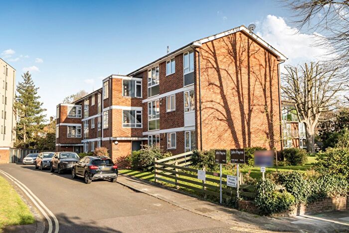 2 Bedroom Flat For Sale In Wythfield Road, London, SE9