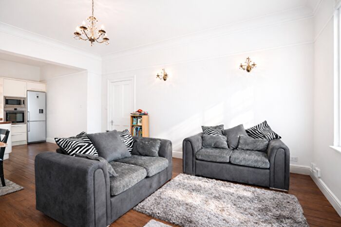 2 Bedroom Flat For Sale In Copers Cope Road, Beckenham, BR3